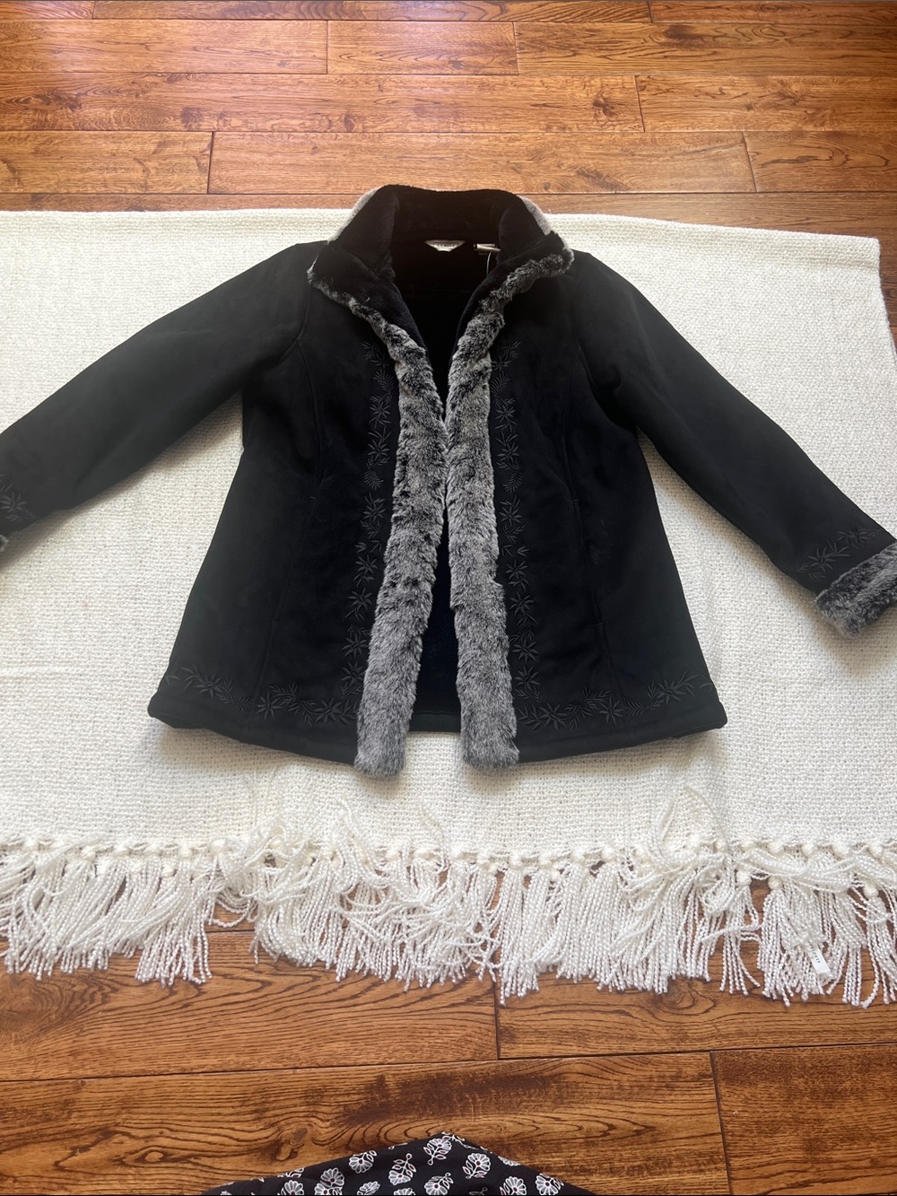 LL BEAN Woman Black Faux-Shearling Trim Coat